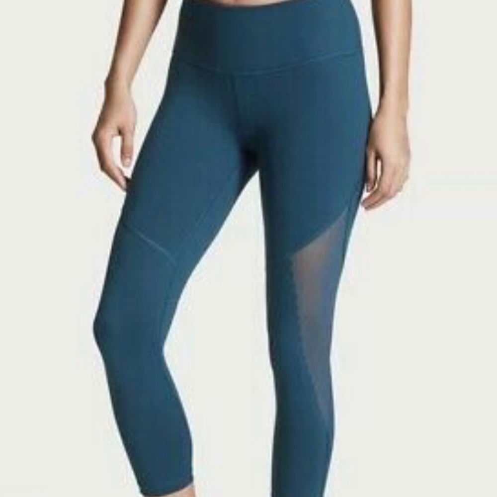 Victoria Secret Sport scallop detial mesh legging